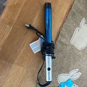 BaByliss Pro  Nano Titanium 1 1/4 Curling Wand! Used twice!